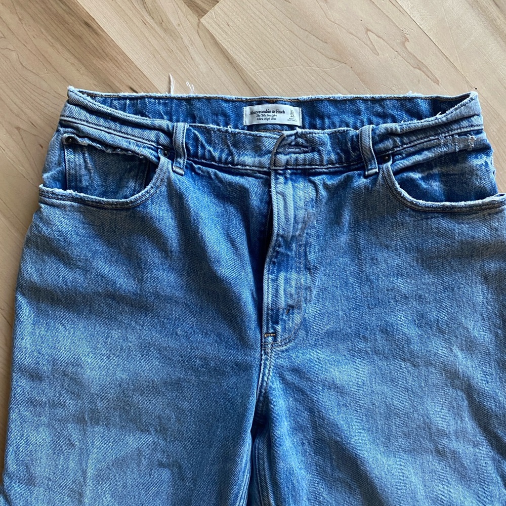 Abercrombie & Fitch the 90’s Straight Ultra High Rise
